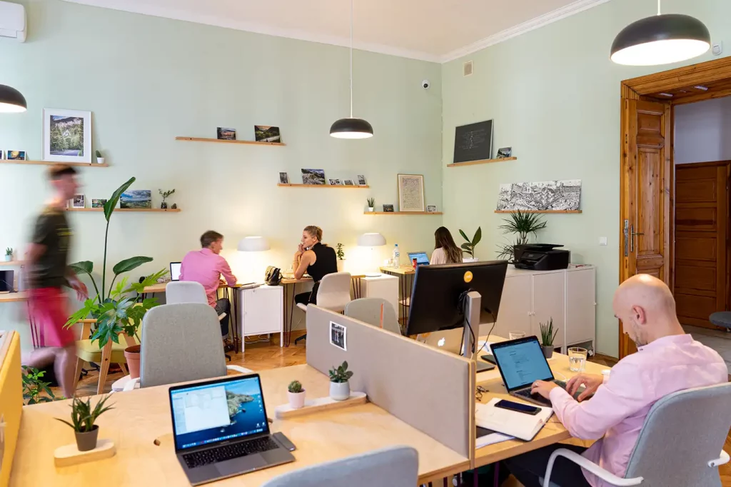 Shared office and desk coworking